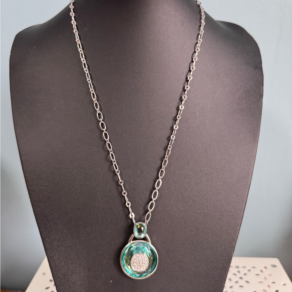 Elegant Silver and aquamarine Green Pendant Necklace